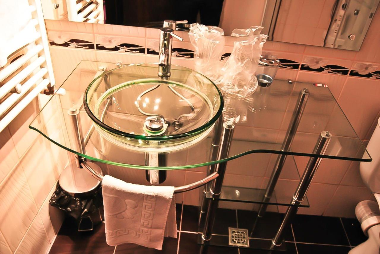 Hotel Magic Gt Trivale Pitesti Ngoại thất bức ảnh