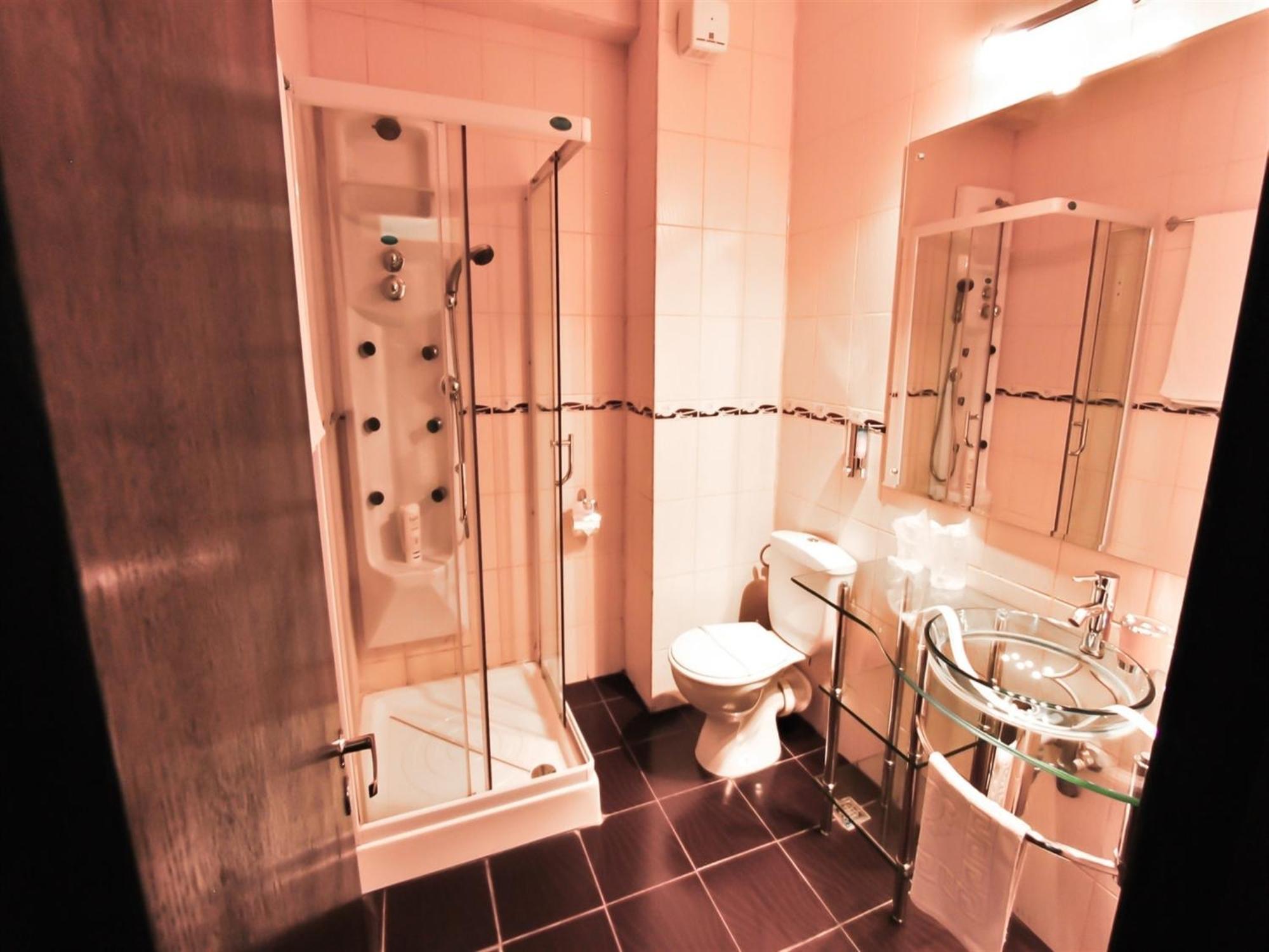 Hotel Magic Gt Trivale Pitesti Phòng bức ảnh