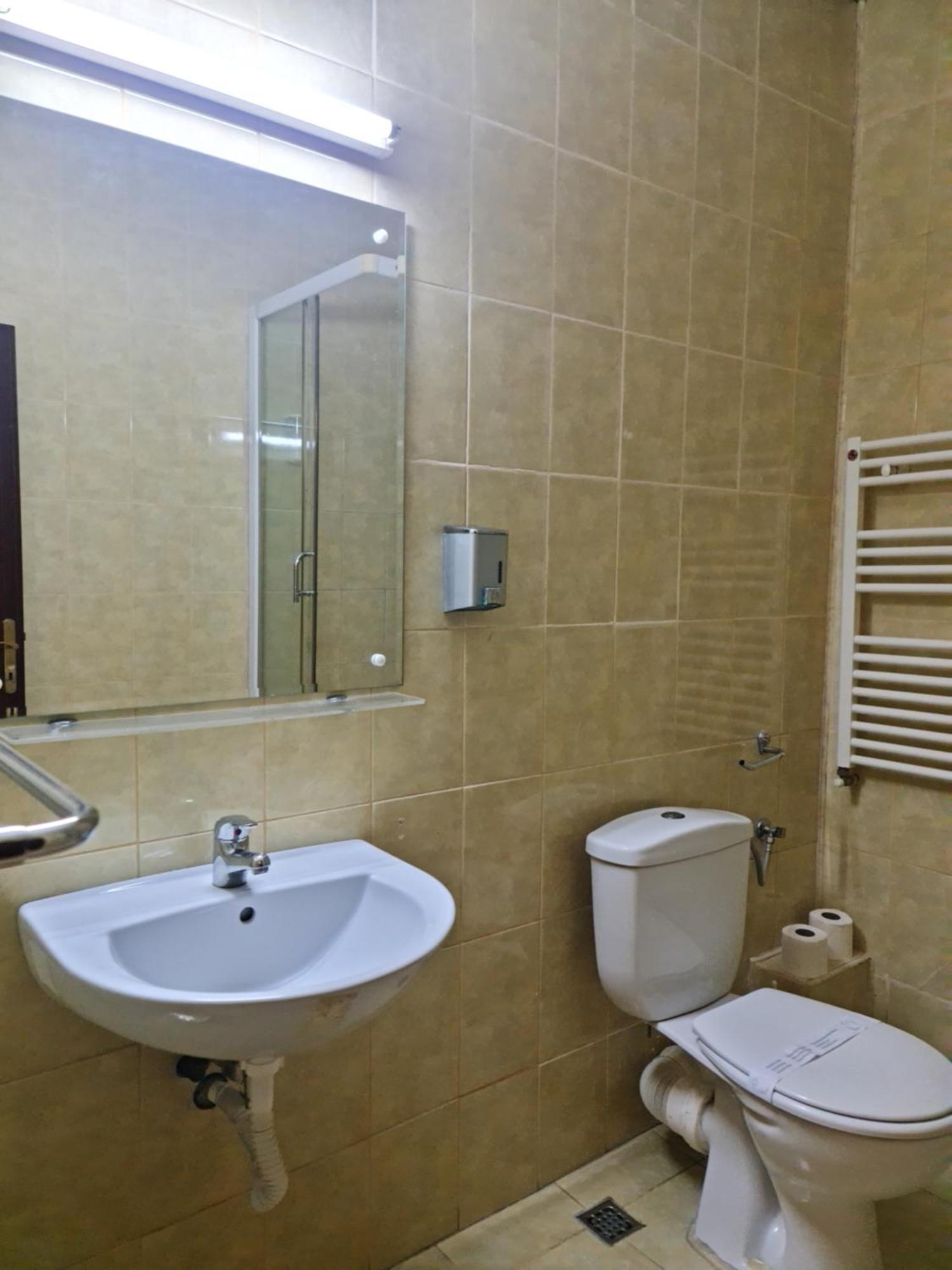 Hotel Magic Gt Trivale Pitesti Ngoại thất bức ảnh