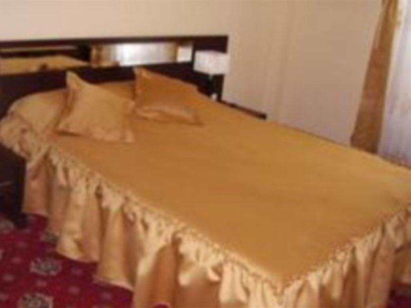 Hotel Magic Gt Trivale Pitesti Ngoại thất bức ảnh