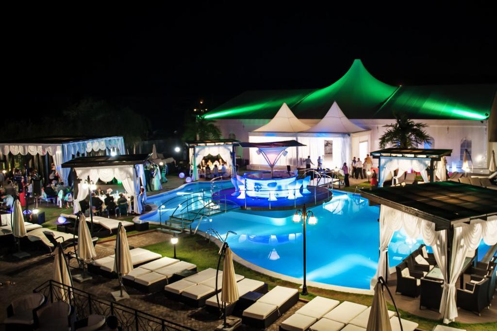 Hotel Magic Gt Trivale Pitesti Ngoại thất bức ảnh
