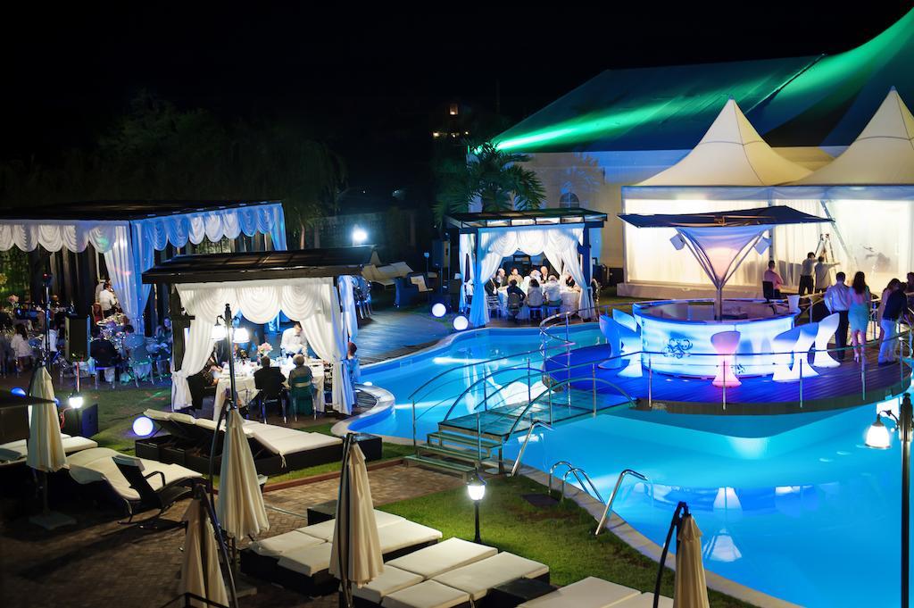 Hotel Magic Gt Trivale Pitesti Ngoại thất bức ảnh